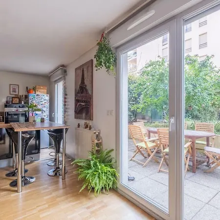 Apartment Beautiful With Garden